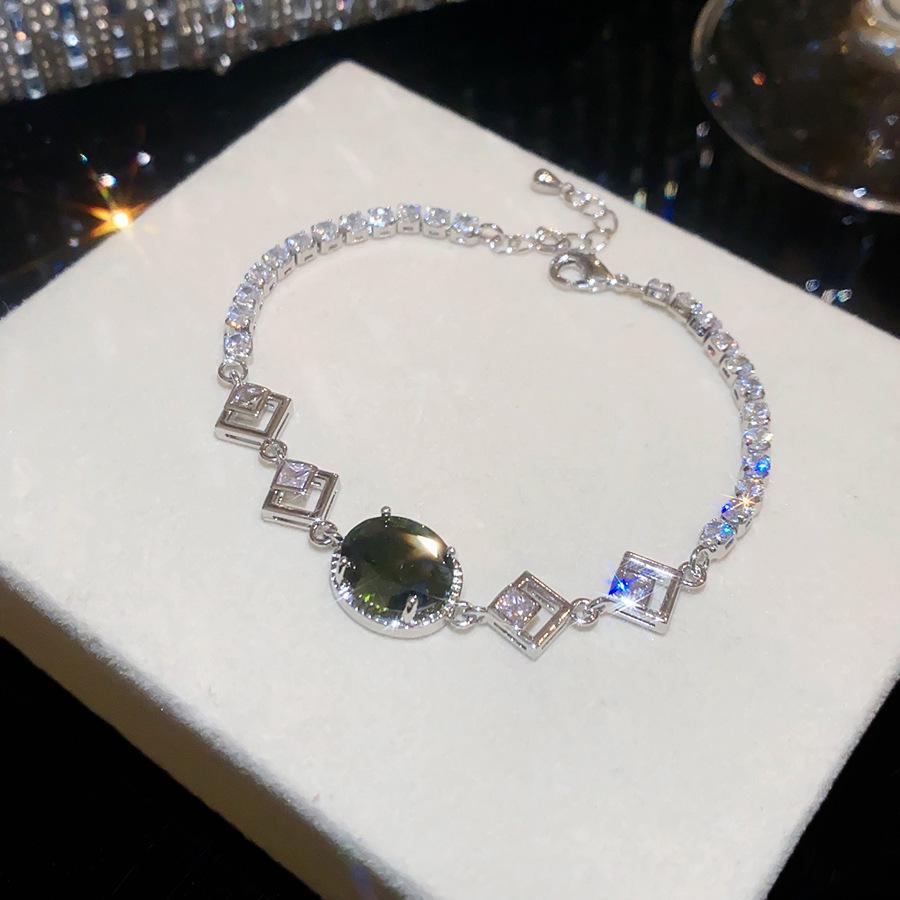 Bracciale Quadrifoglio Zircone Cuore - Gioiello Elegante e Versatile per Donna