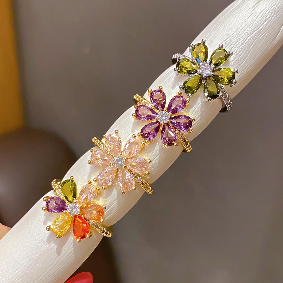 Blooming Zirconia Flower Adjustable Ring: 18K Gold-Plated Luxury Jewelry