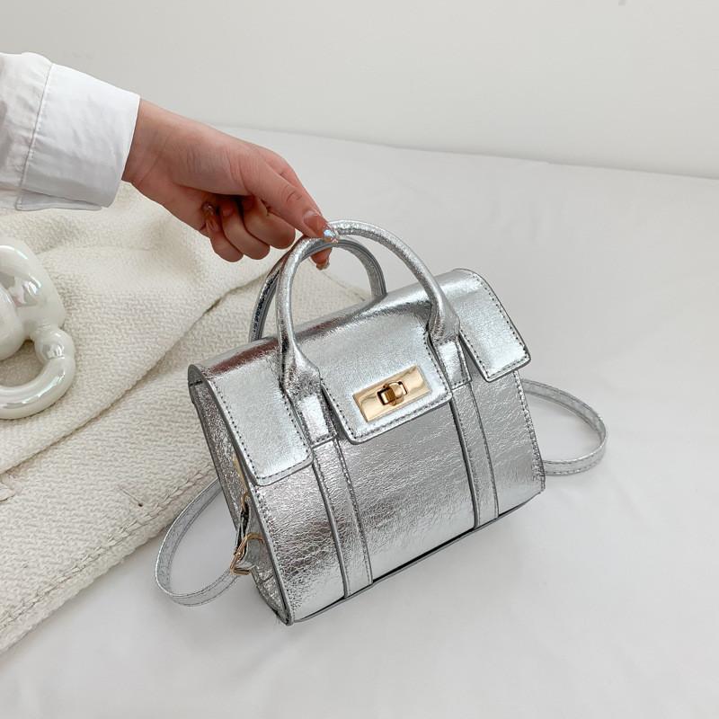 Fashionable Pu Shoulder Bag Stylish Street Trend Box Bag For Women In Elegant Black