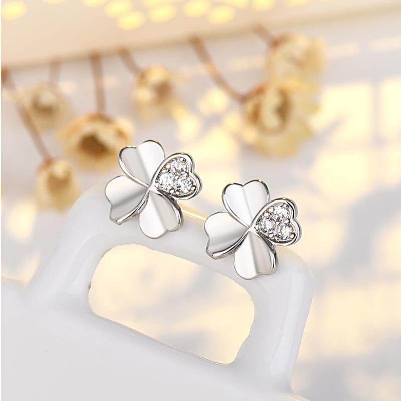 Earrings Inlaid with Diamond Four-leaf Clover Fashionable Earrings for Women