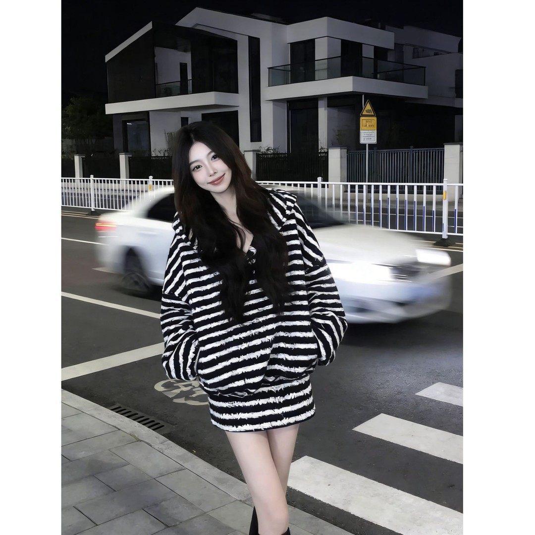 

Spring 2026 Women s Retro Korean Hooded Top & Skirt Set Medium