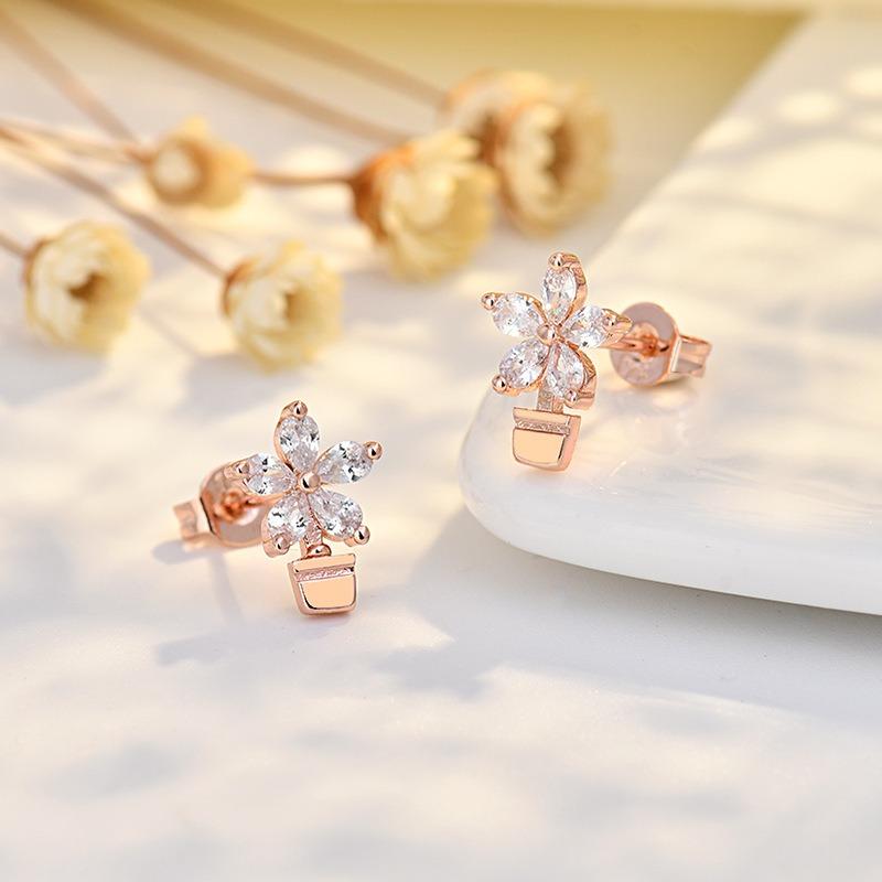 Flower Earrings for Students' Forest Series Simple and Fresh Hot Petal Earrings