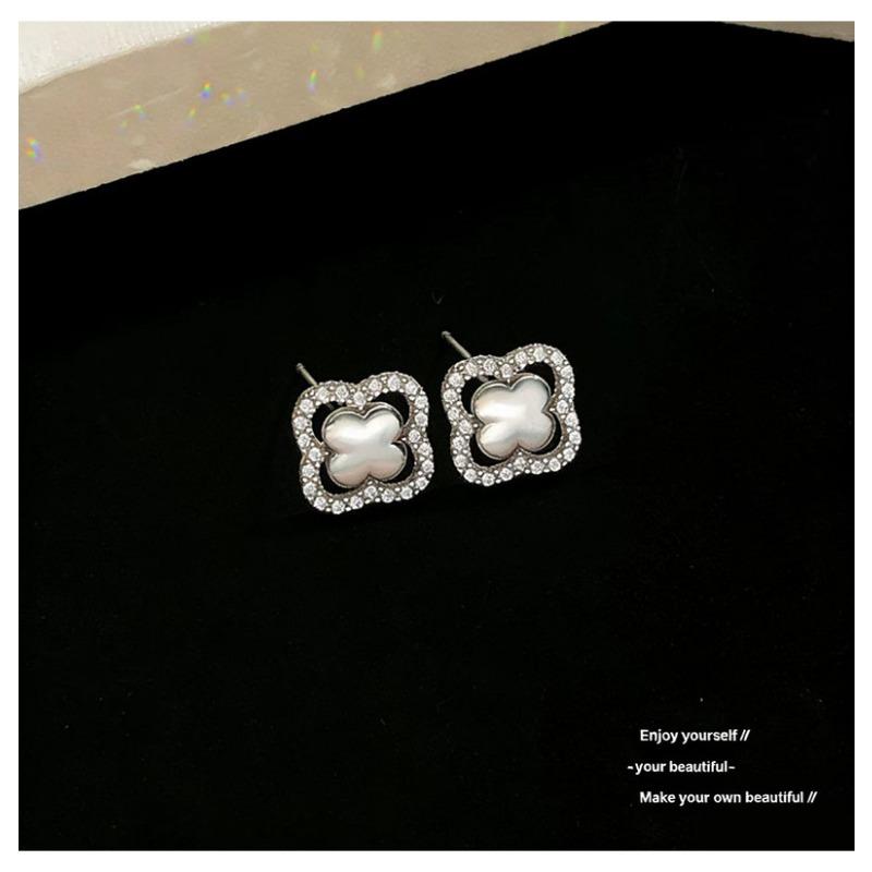 Women Fashion Hollow Four Leaf Clover Zircon Inlaid Copper Stud Earrings