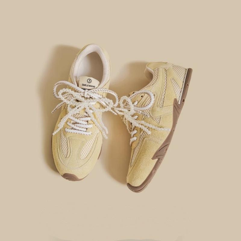 2025 hot-selling models, sweet sister German training~ inner height increase pearl mesh breathable sports Forrest Gump casual shoes women's German tr