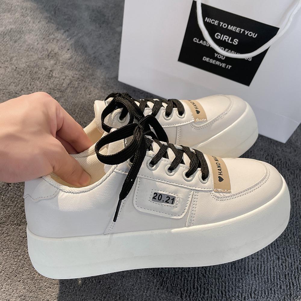 Fritidssko med flate hæler og tykke såler for kvinner