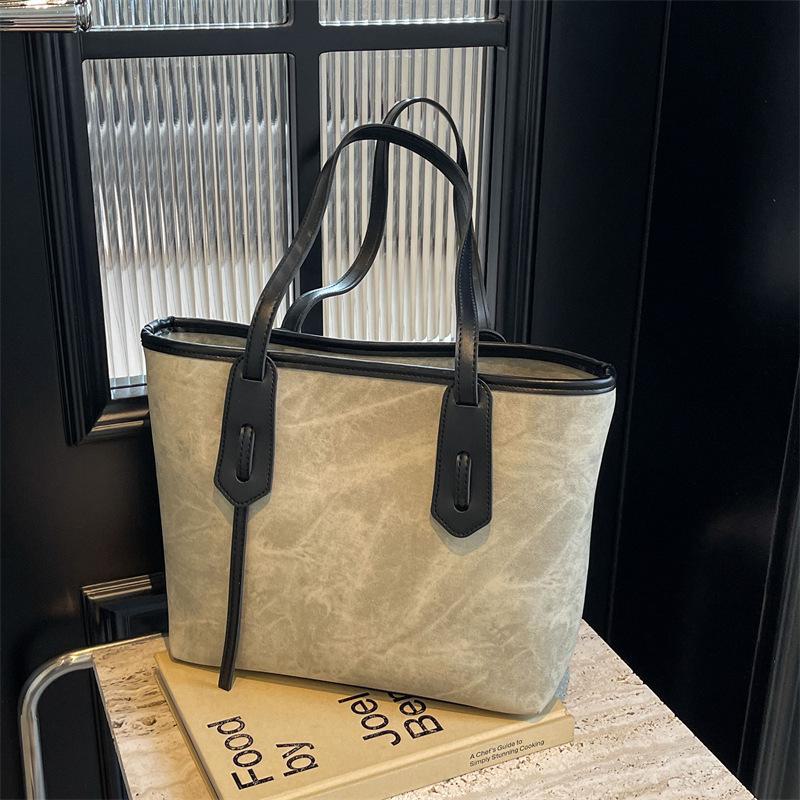 2024 Retro Fashionable Ladies One-Shoulder Tote Bag - Large Capacity with Textured Underarm Design