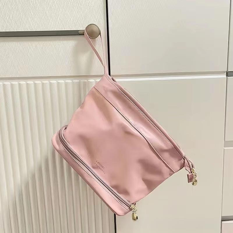 

Cloud Double-Layer Portable Makeup Bag
