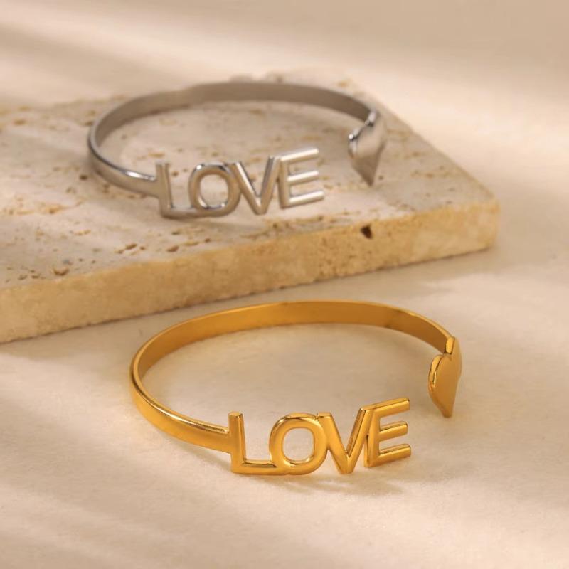 New stainless steel ove love bracelet women's fashion versatile titanium steel open fashion bracelet