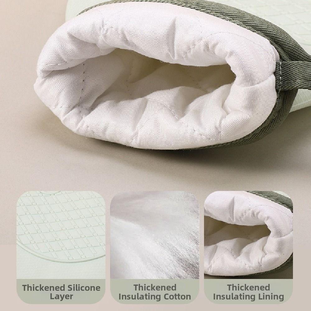 2Pcs Thickened Oven Mitts Cartoon Bear Kitchen Hand Clamps Silicone Insulation Gloves  Baking Tools