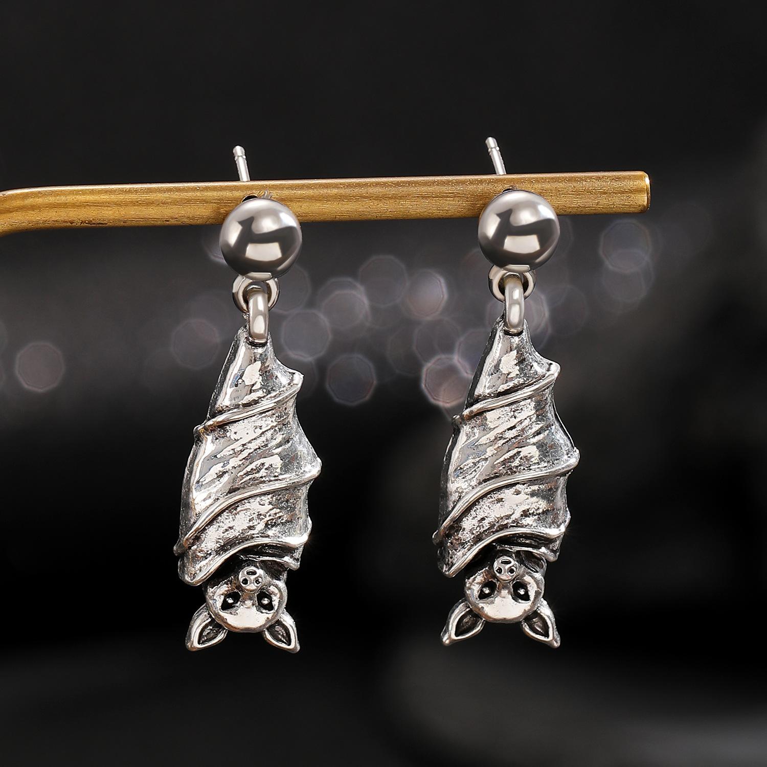 

Темные ретро сплавные серьги-летучие мыши для личности на Хэллоуин 1 pair серебряный