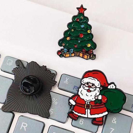 Christmas Santa Claus Brooch, Cartoon Xmas Tree Bell Stocking Gift Bag Enamel Pin, Badge Pin for Clothes Bag Hat Scarf Suit