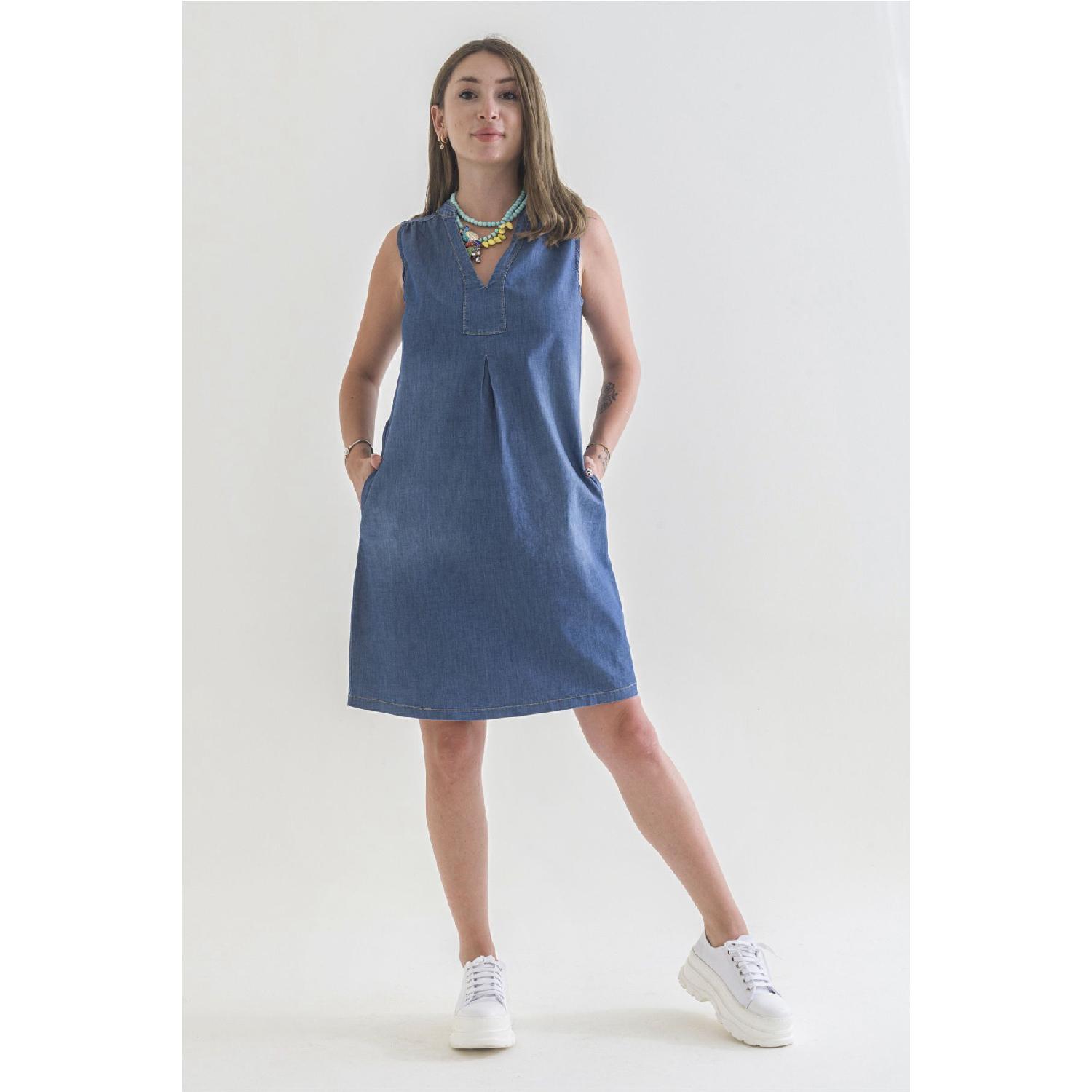 

Женское синее джинсовое платье из стираного хлопка с карманами S синий