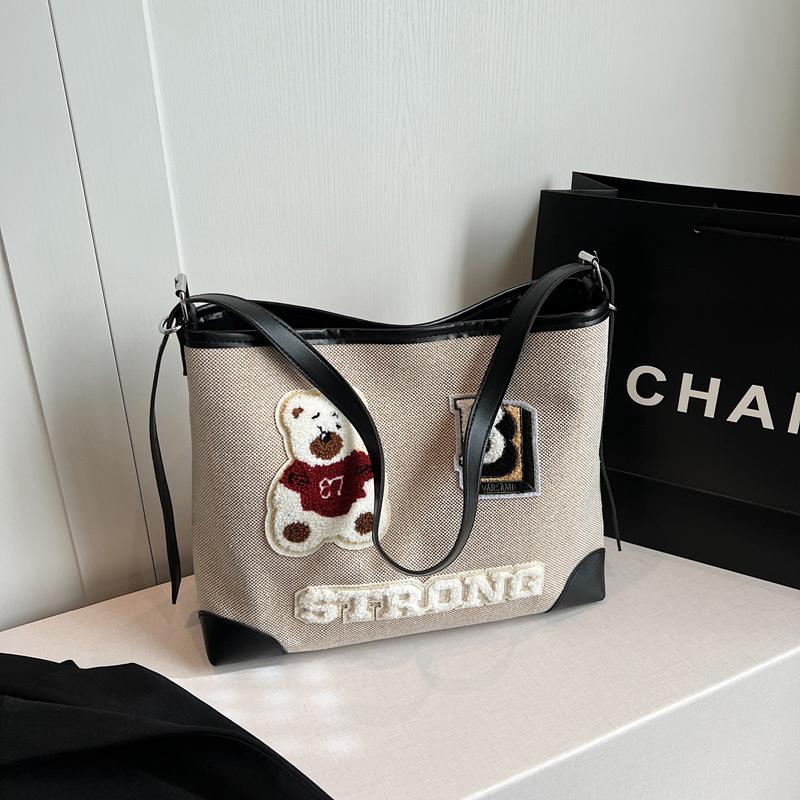 Vintage Bear Cartoon Tote Bag Large Capacity Commuter Women Shoulder Bag Fashionable Versatile Teenagers Girls School Bag