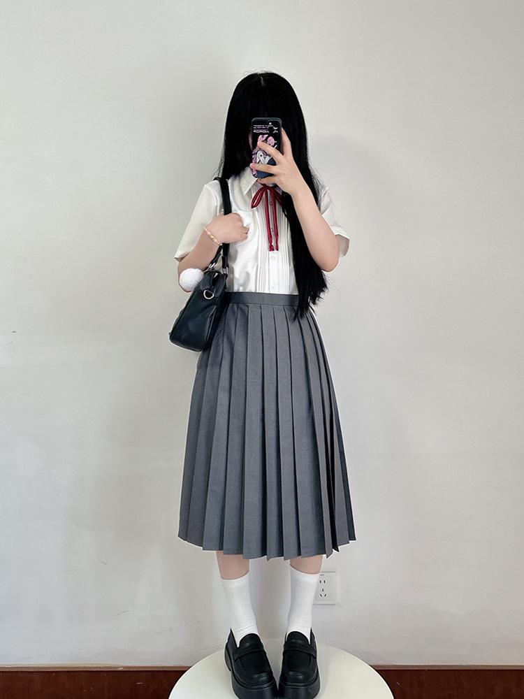 Women's Original Solid Color Pleated Skirt: Short, Medium, and Long Options for Student Graduation Photos