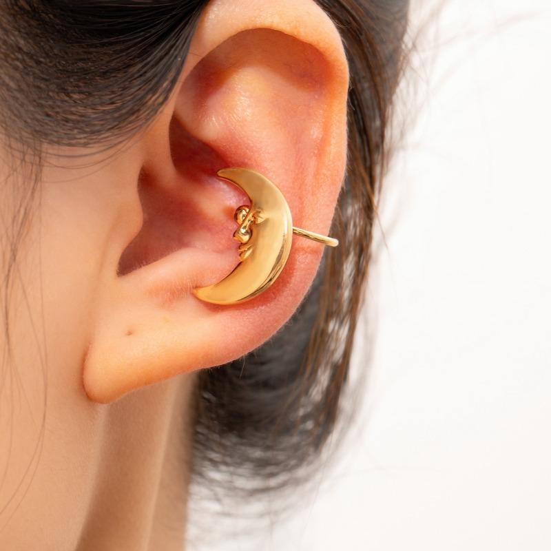 Gold earrings, new alloy jewelry, niche light luxury starfish earrings, women's earbone clips.