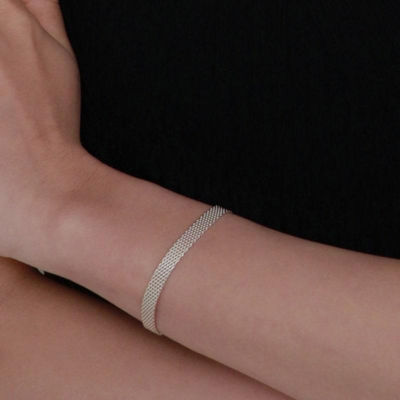 Less is more silver fabou bracelet