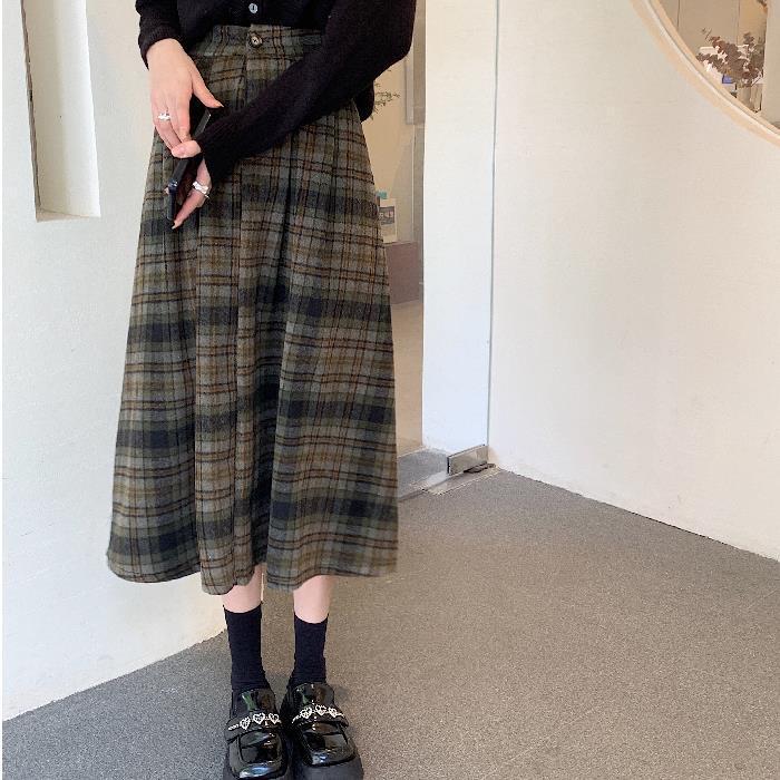 Coffee Plaid A-Line Midi Skirt: Pleated High-Waist Umbrella Design for Women - Perfect for Autumn and Winter.