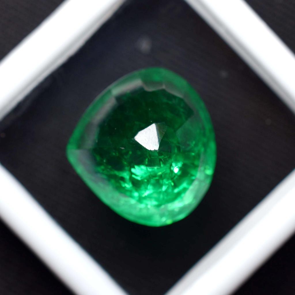 8.85 Ct Natural Green COLOMBIAN Emerald CERTIFIED Pear Cut Loose Gemstone