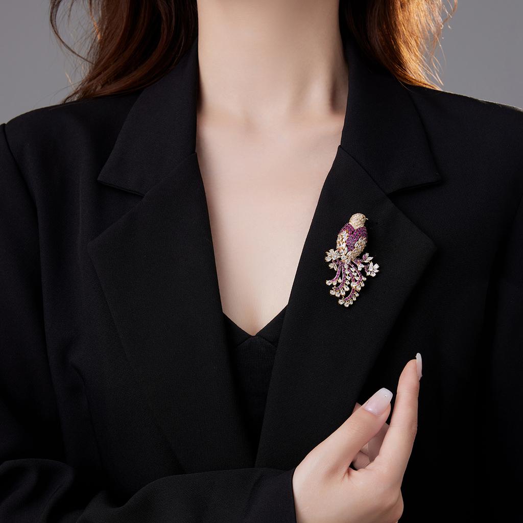 SUYU Classic Retro Design Bird Brooch Colorful Zircon Micro Inlaid Jacket Dress Accessories Holiday Gifts