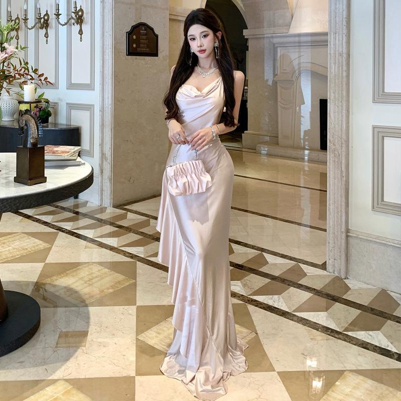 

Holiday Design Big Halter Pleated Suspender Dress Satin Birthday Dress Waist Dress S