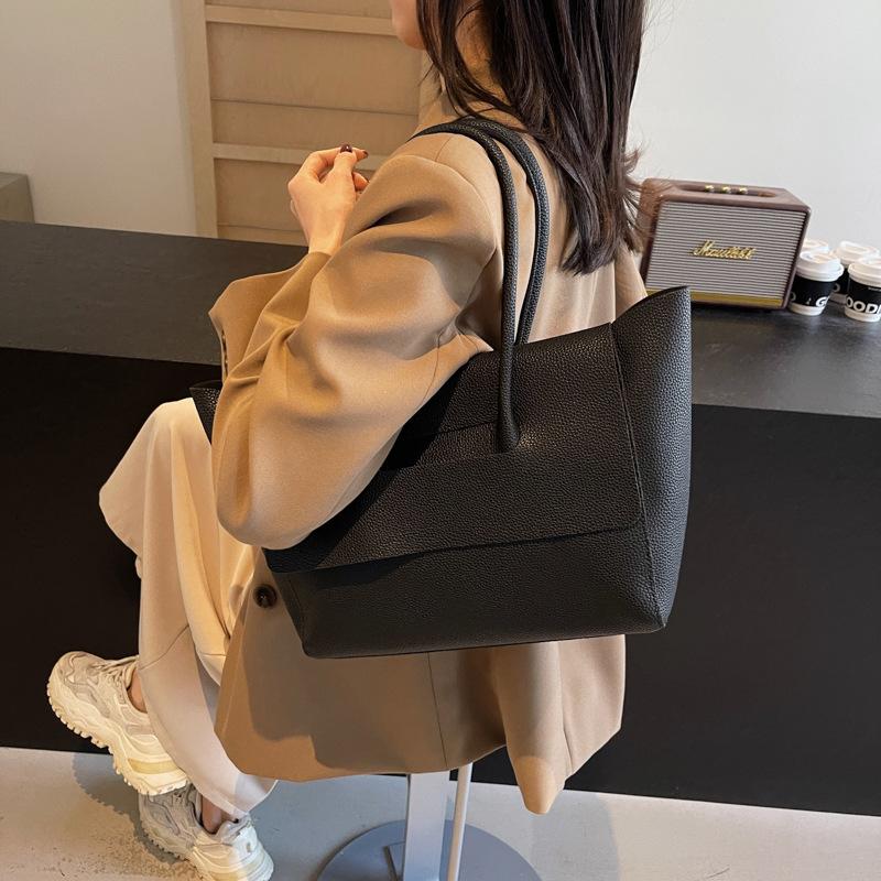 New Trendy Large-capacity Niche Handbag Women's Bag 2025 Autumn Big Bag Retro Commuter Tote Bag