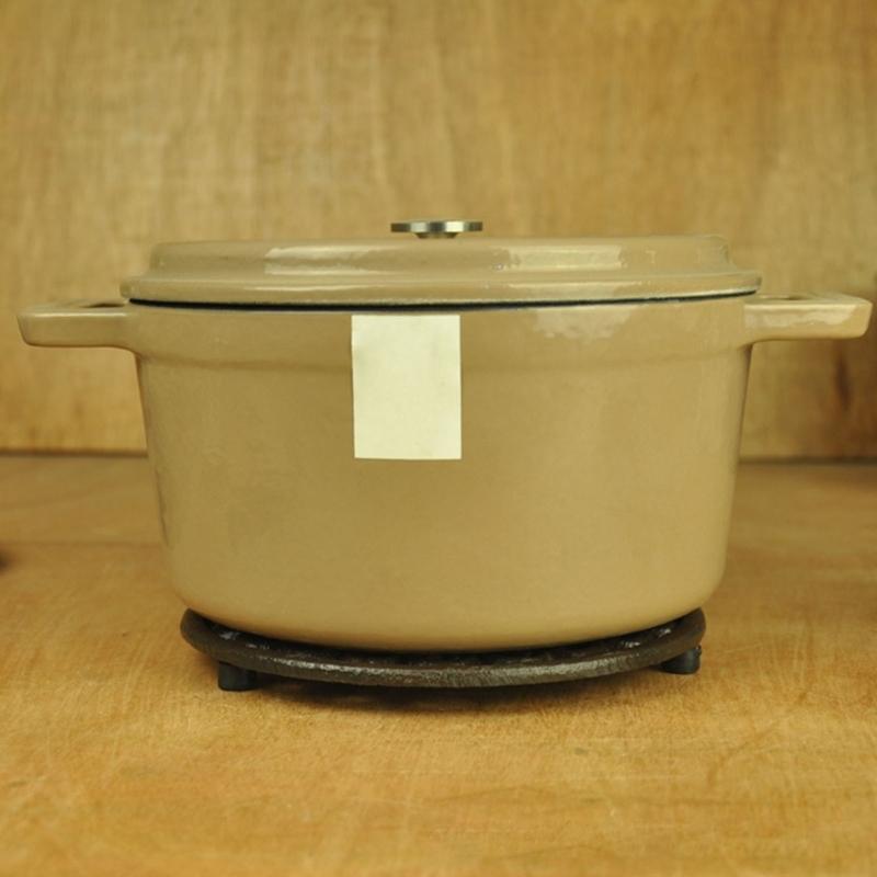 Rural Traditional Decorative Kitchen Stand With Against Slip Base Heatproof Wrought Iron Substance For Worktop Security 17cm Diameter