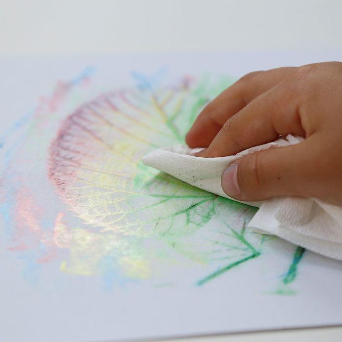 Seal of 48 Large Wax Crayons