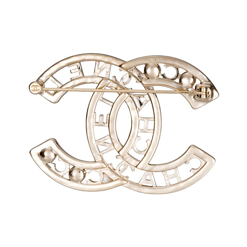 CHANEL CC double C logo hollow pearl letters filled metal brooch men and women same style couple gold