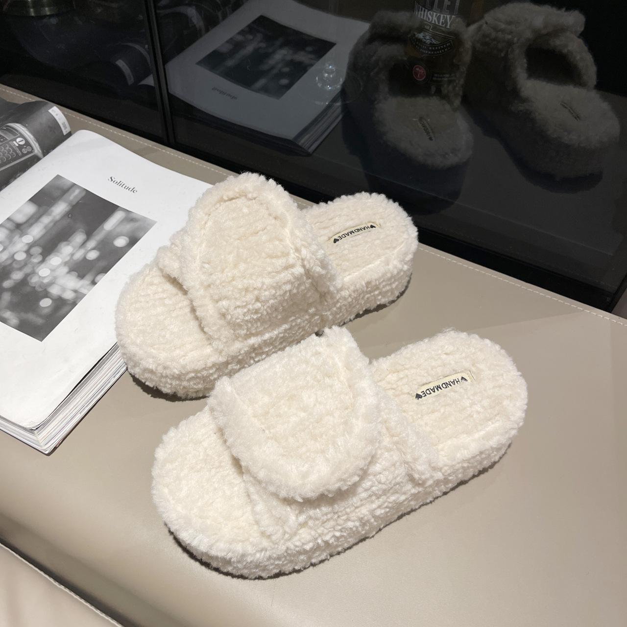 

Fashion Thick-soled fur slippers for women, warm and velvet-strap lamb plush cotton slippers 37