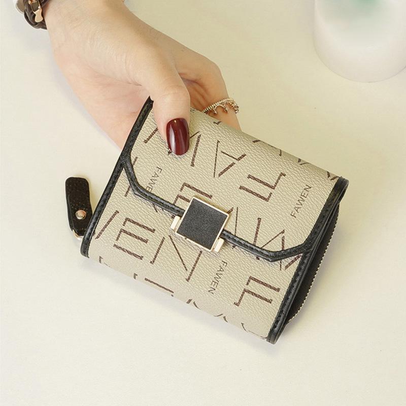 Натуральная кожа коровья кожа короткие женские кошельки с буквенным узором складные кошельки для монет для женщин панельные держатели карт бумажник чёрныйбежевый 2678₽
