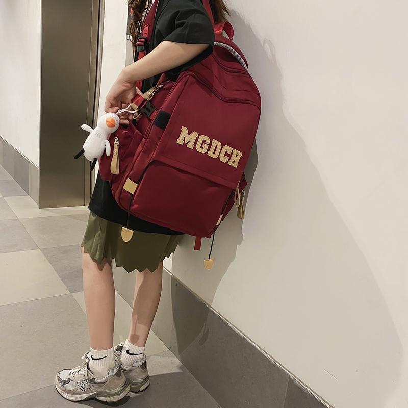 Rucsac cu scrisori pentru femeie