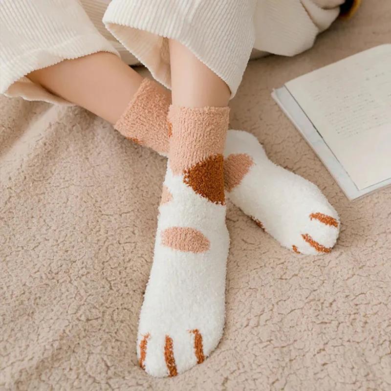 Peluche Hiver Drôle Mignon Style Animal Chat Patte Motif Dessin Animé Femmes Chaussettes en Coton Super Douces pour Femme Maison Sommeil Sol Sox