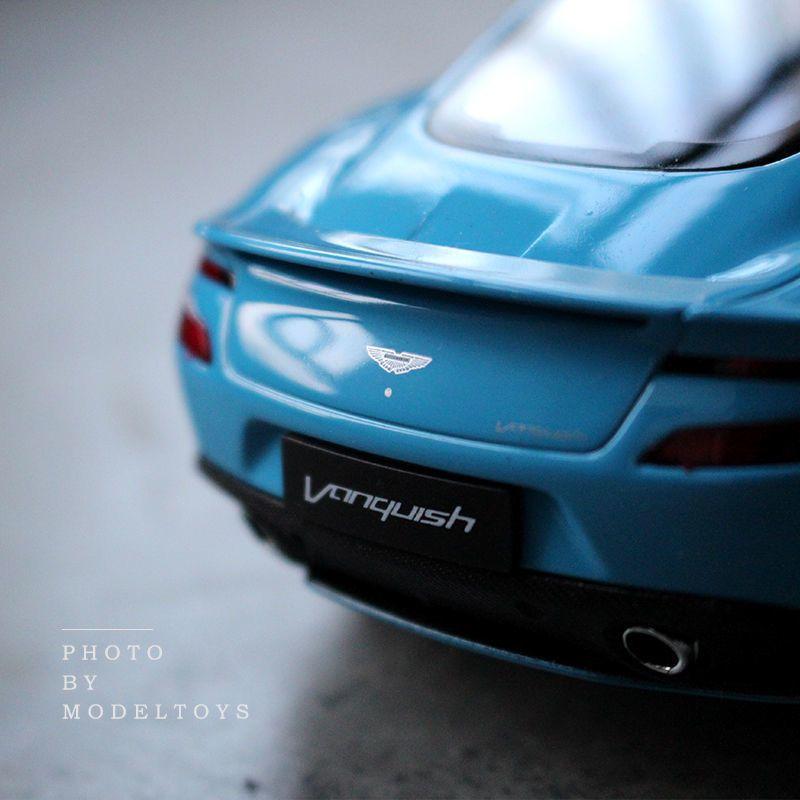 WELLY 1/24 Aston Martin VANQUISH Coupe Alloy Sports Car Model Diecasts Metal Racing Car Vehicles Model Simulation Kids Toys Gift