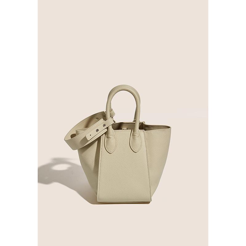 2026 Spring/Summer Women s Genuine Leather Winged Bucket Bag 21 x 19