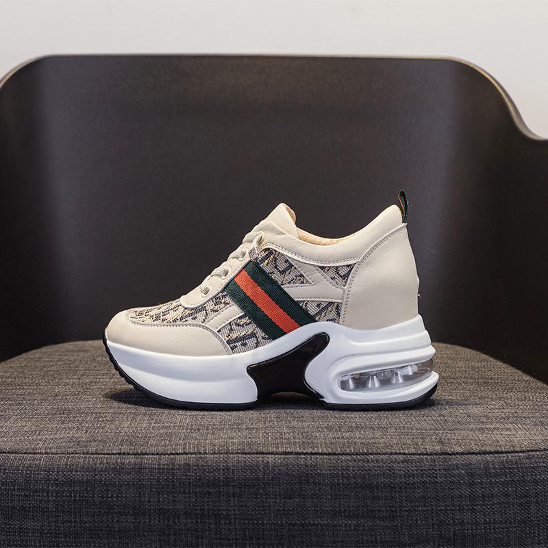 

Черные туфли с внутренней высотой, дышащие маленькие белые туфли женские, новые универсальные из маленькой кожи на толстой подошве 40 бежевый