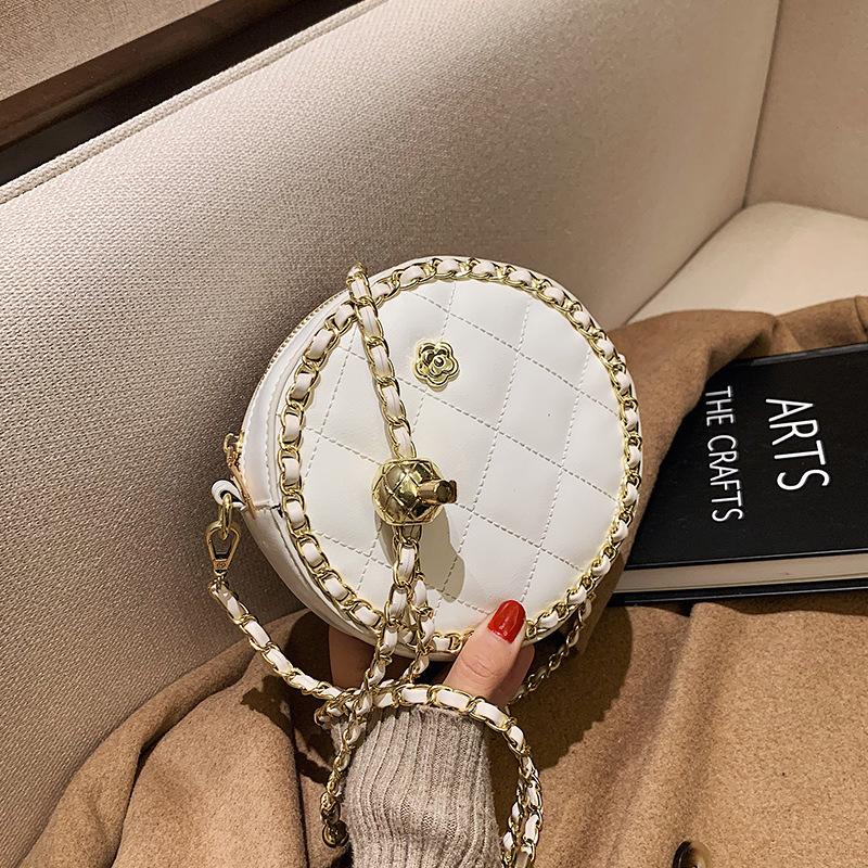 Internet celebrity senior sense bag women 2025 new foreign style versatile messenger bag niche design diamond chain small round bag