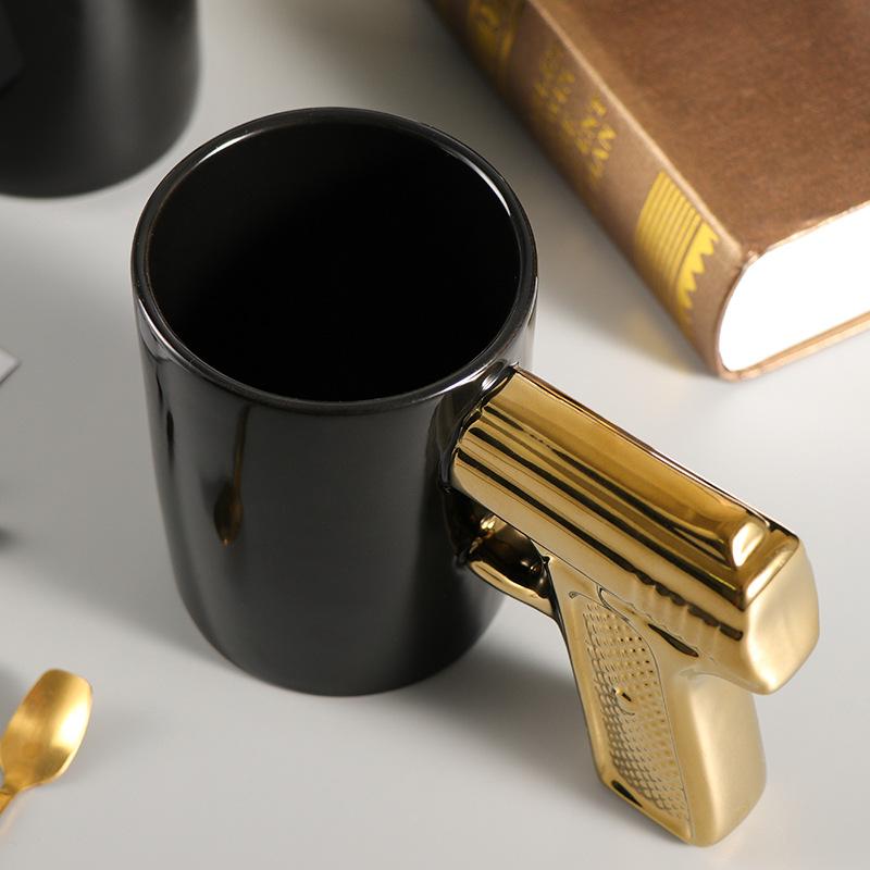 Creative Novelty Ceramic 350ml Coffee Mug With Gun Handle Personality 3D Gun Shape Milk Drink Water Mugs For Men Amazing Gifts