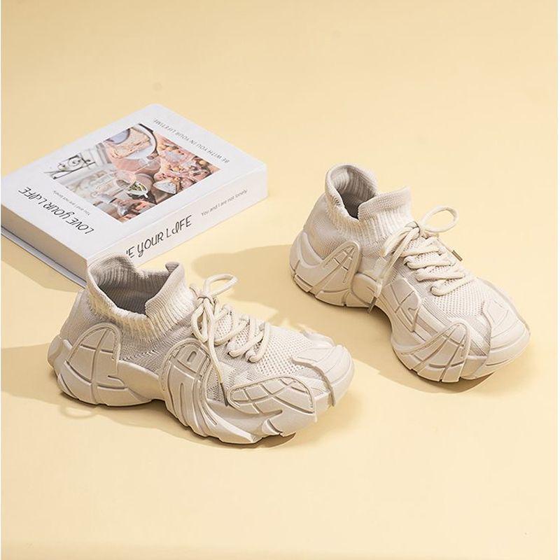 Nové dámské fly-knit tenisky v čínském stylu: Jaro/Podzim Prodyšné, Silná podrážka, Univerzální boty pro tátu a kokosky.