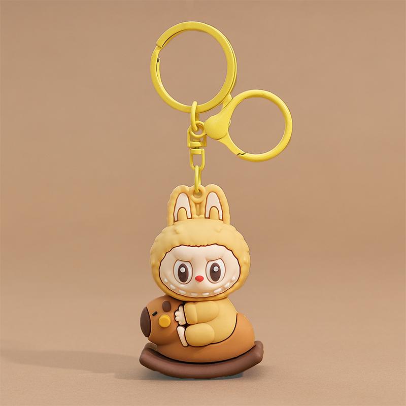 

Брелок для ключей в виде капибары из мультфильма Labubu Car Bag Подвеска Аксессуары Украшения Аниме Брелки для ключей Подарок жёлтый