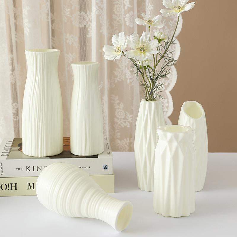 Plastic Flower Vase - A Small and Fresh One for The Living Room, with Anti-drop Function. Flower Arrangement Vase for Water Culture.