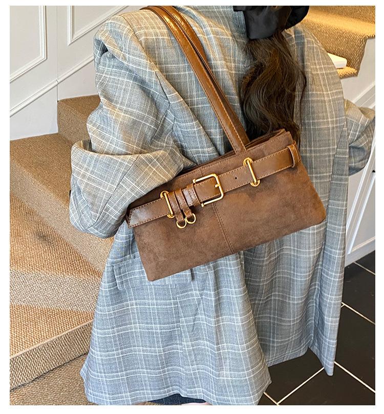 Frosted retro bag women's large capacity 2025 new autumn and winter leisure single shoulder axillary pillow bag commuter tote bag