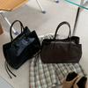 Simple Commuting Handbag with High-end Style and Large Capacity, Single-shoulder Tote Bag