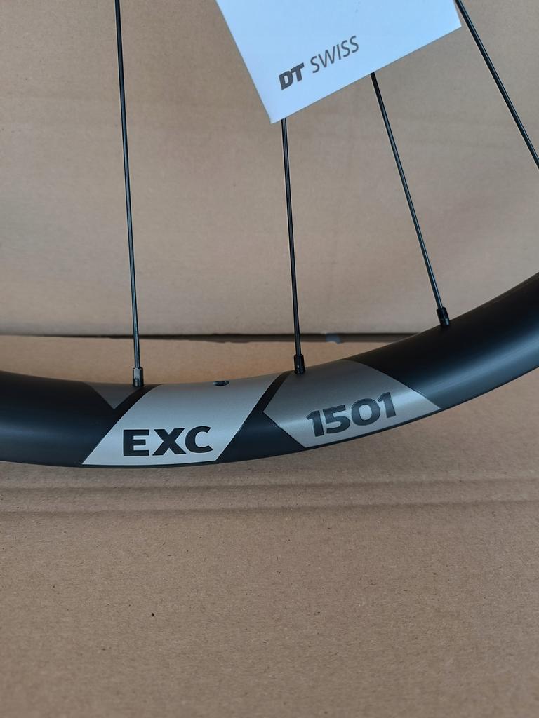 Roda Dianteira Dt Swiss Exc 1501 Spline One 30 27.5 Cl 15/110Mm Enduro 28H