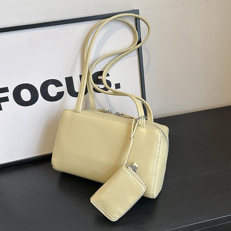 

Shoulder armpit bag, simple women s bag, zipper, solid color, high-end retro commuter bag, mother and child small square bag. бежевый