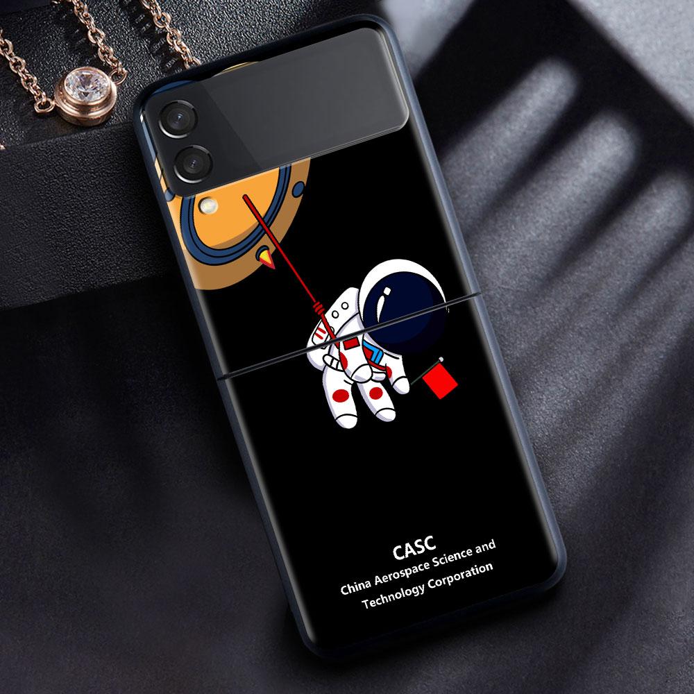 Case For Samsung Galaxy Z Flip 3 4 5G Black Hard PC Phone Housing Z flip4 Luxury Segmented Cover Cute Astronaut