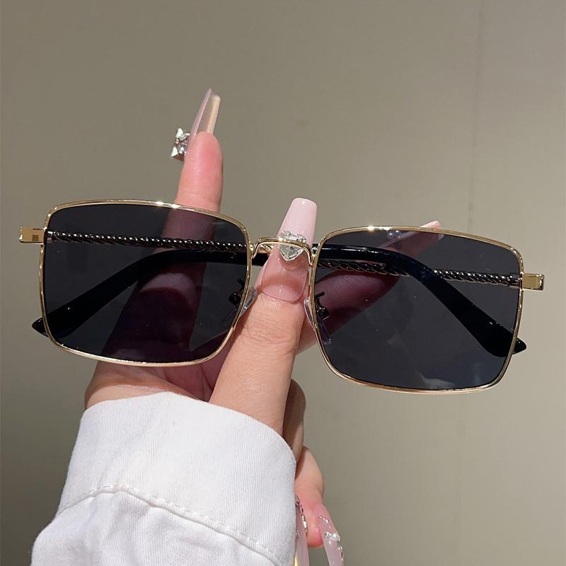 Vintage Square Sunglasses Men Fashion Full Metal Rim Casual Sun Glasses Women  New Trendy Retro Design Decor Shades