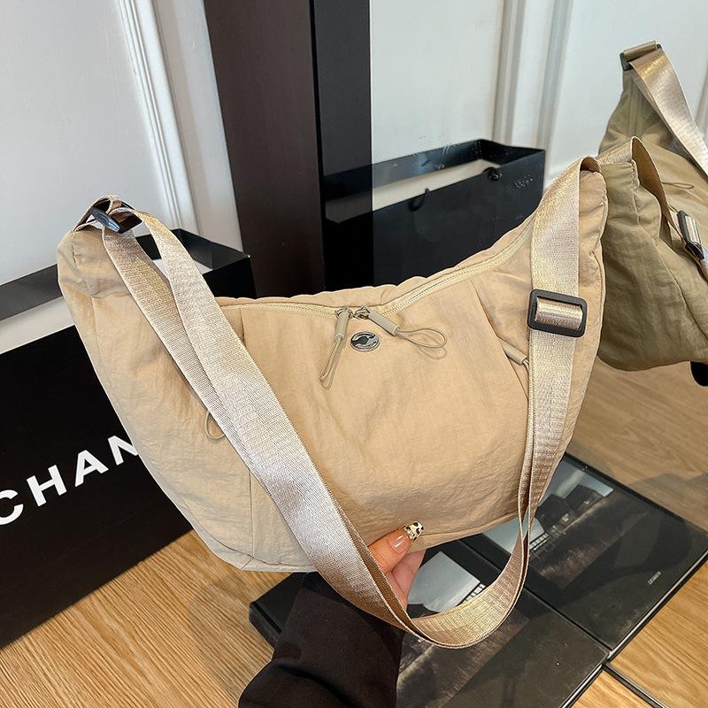 

New bags, dumpling bags, croissant bags, fitness yoga bags, canvas shoulder bodywash bags, women s hand-held armpit wandering bags хаки