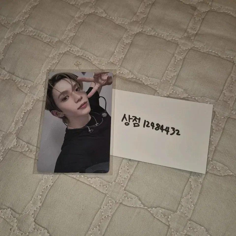 

Riize Шотаро Продаёт Tokkon Trekkers В Токио, Япония