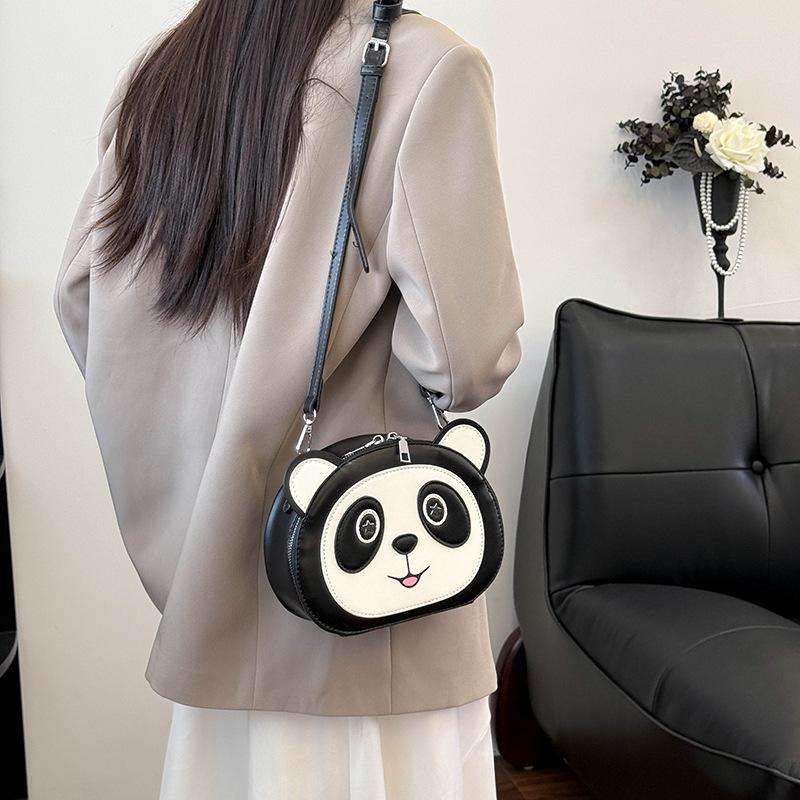 Cute Panda Small Bag 2025 New Japanese Cartoon Soft Girl Foreign Style Versatile Shoulder Bag Trendy Messenger Small Round Bag