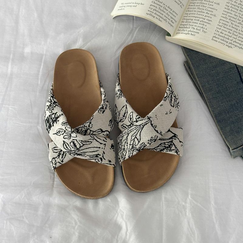 Flat-bottomed Cool Slippers Women's Summer 2025 New Outer Wear Lazy Fashion Cross Pregnant Women Non-slip New Chinese Floral Slippers